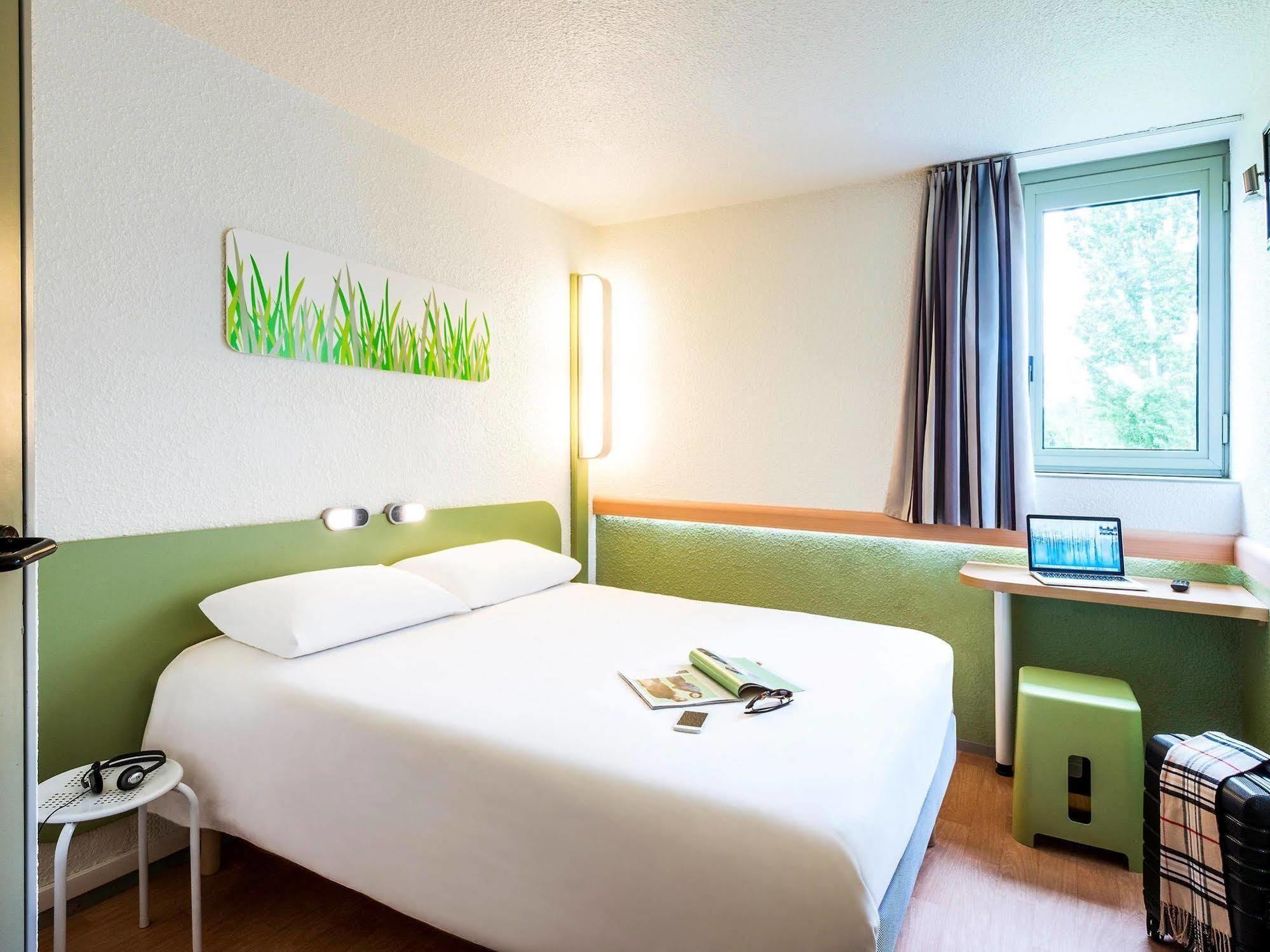 Ibis Budget Chatellerault Nord Exterior photo
